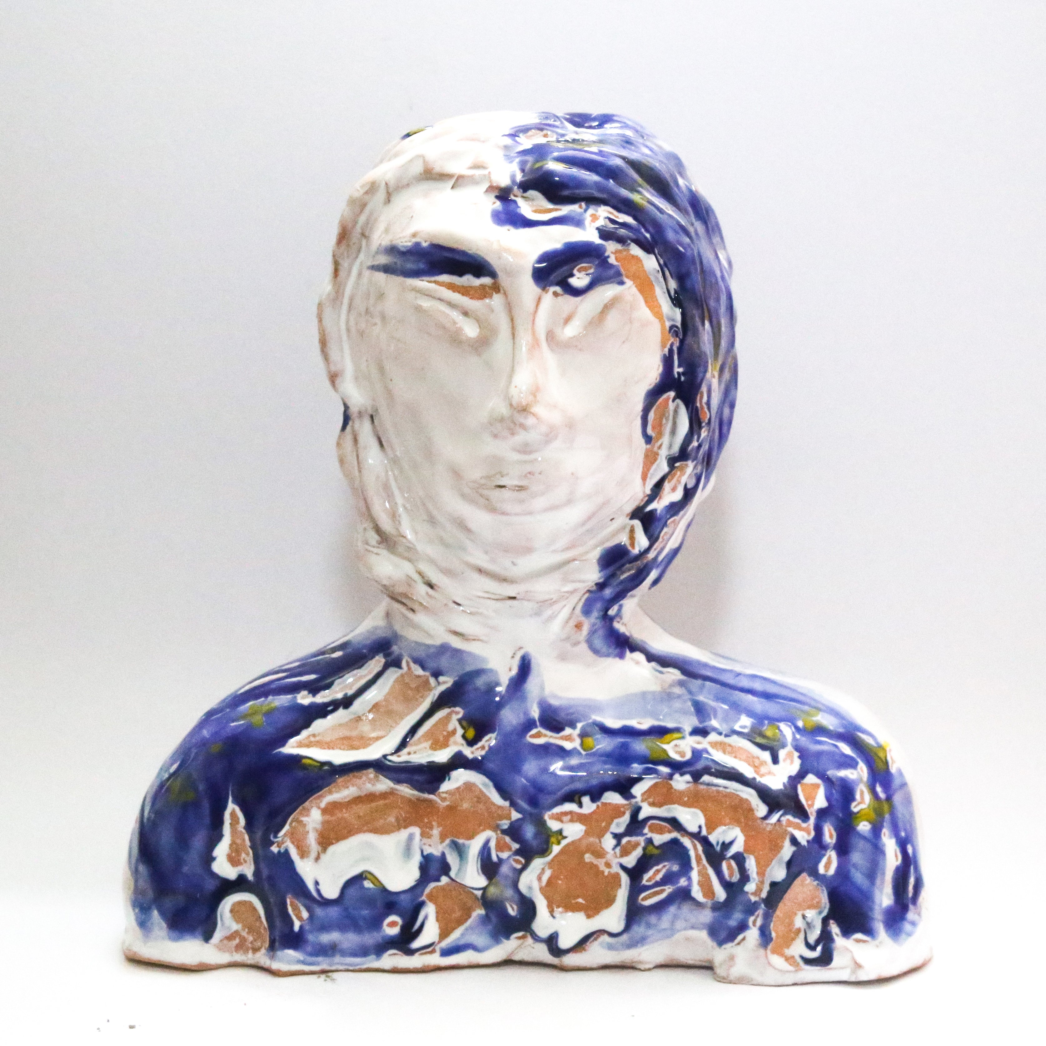 Iris, ceramic sculpture made by Leonardo Glauso. 2026. Firenze.