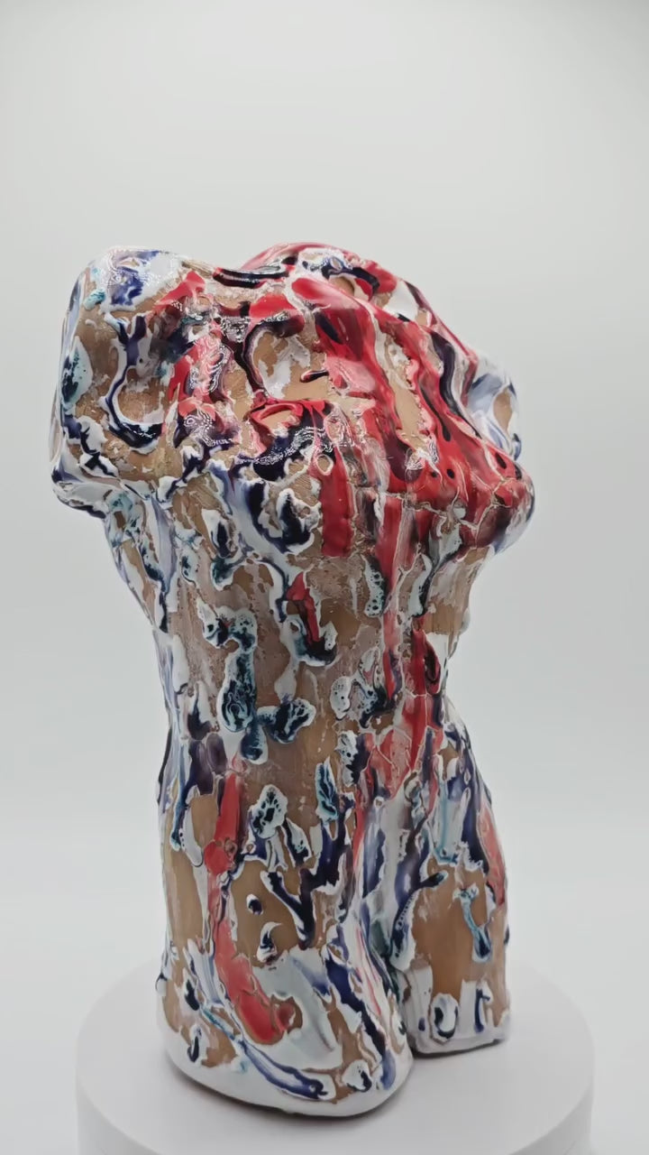 Busto. CERAMIC SCULPTURE MADE BY LEONARDO GLAUSO. 2026. FIRENZE.